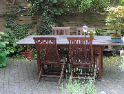 Tisch im Garten; Bildrechte: G.Wagner